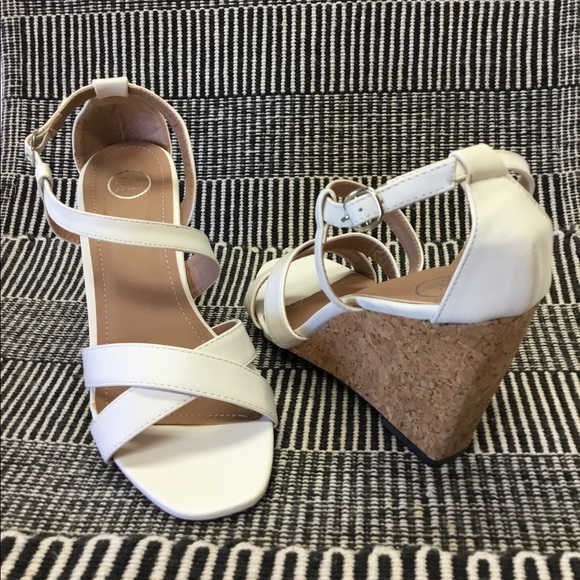 Delightful White Wedges by Beverly Mills - Picture 4 of 6